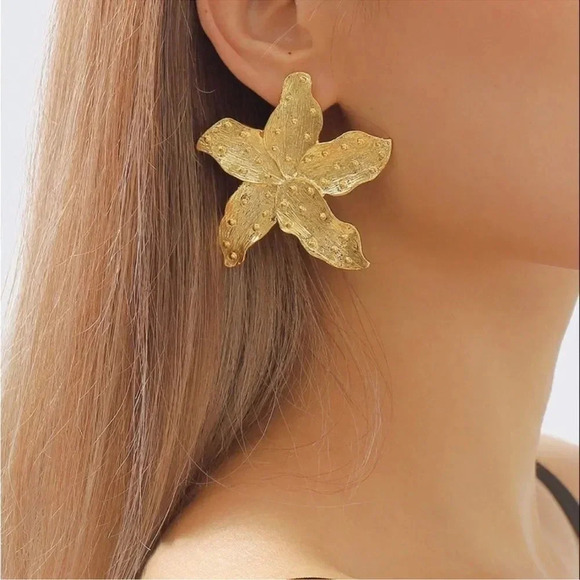 Zara Starfish Statement Stud Earrings - Picture 9 of 14